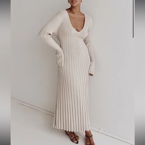 DISSH REIGN STONE SLEEVED KNIT MIDI DRESS